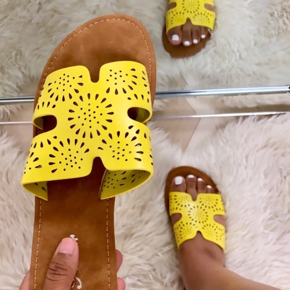 “HOLLY 2.0” Sandals - Yellow - Picture 2 of 4